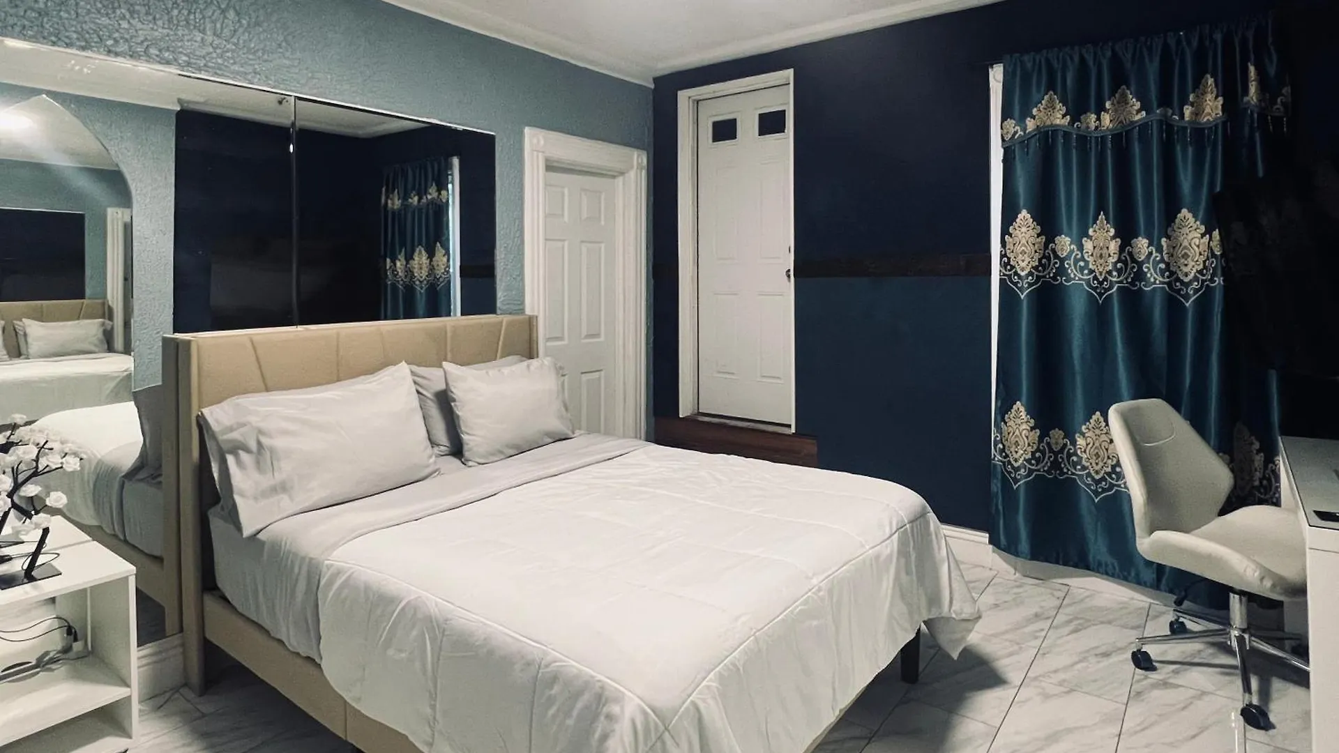 Guest house 3 Bedrooms In 2Nd Floor Modern Brooklyn Home, Close To J Train New York